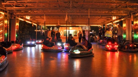 Kinder Scooter by Night